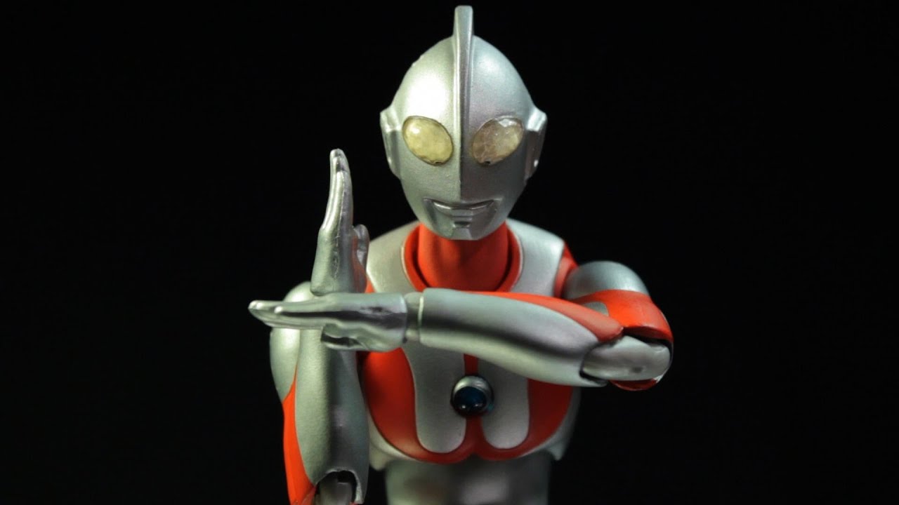 Ultra Act Ultraman Renewal Version and Brother's Mantle Review