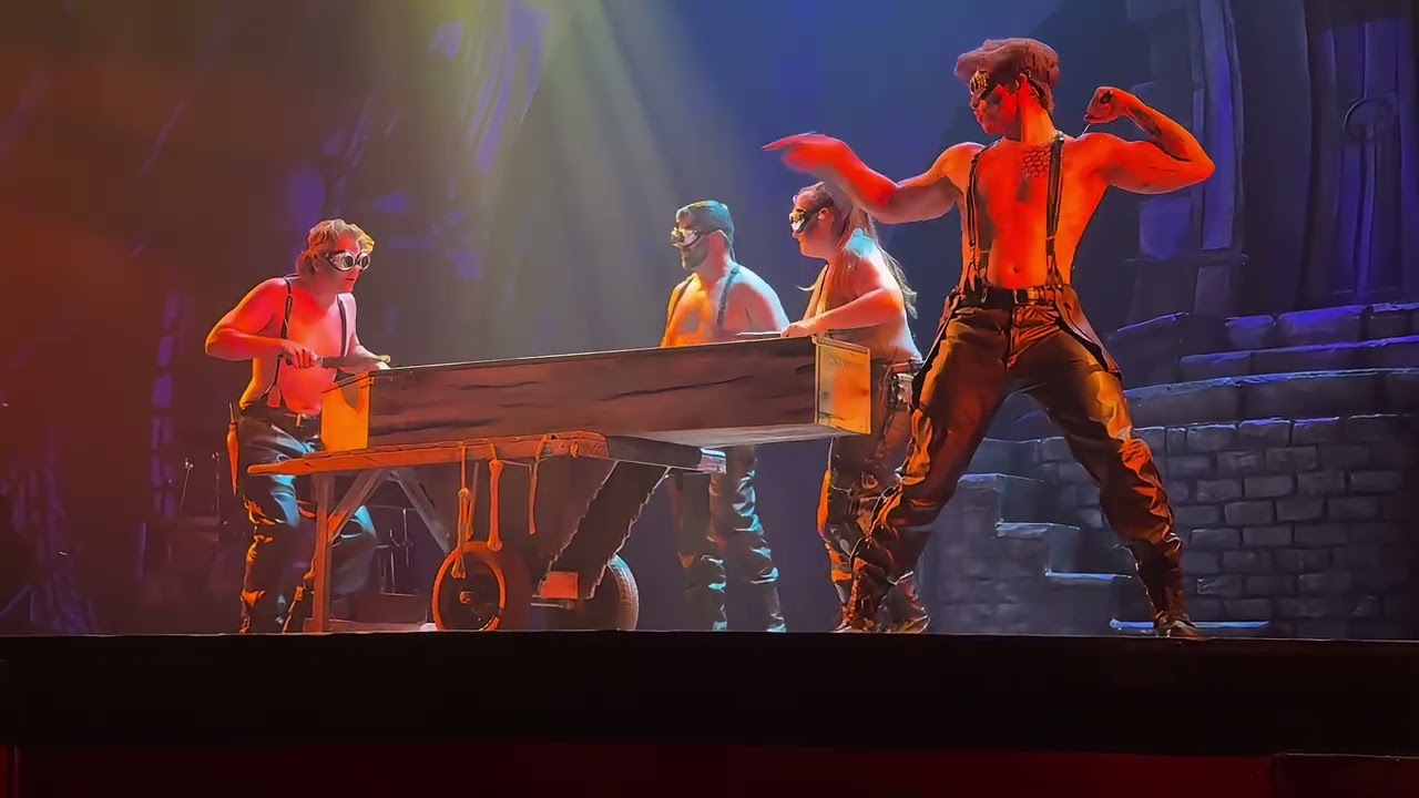 Monster Stomp | Busch Gardens Williamsburg Howl-O-Scream 2025 (Opening Weekend Full Show)
