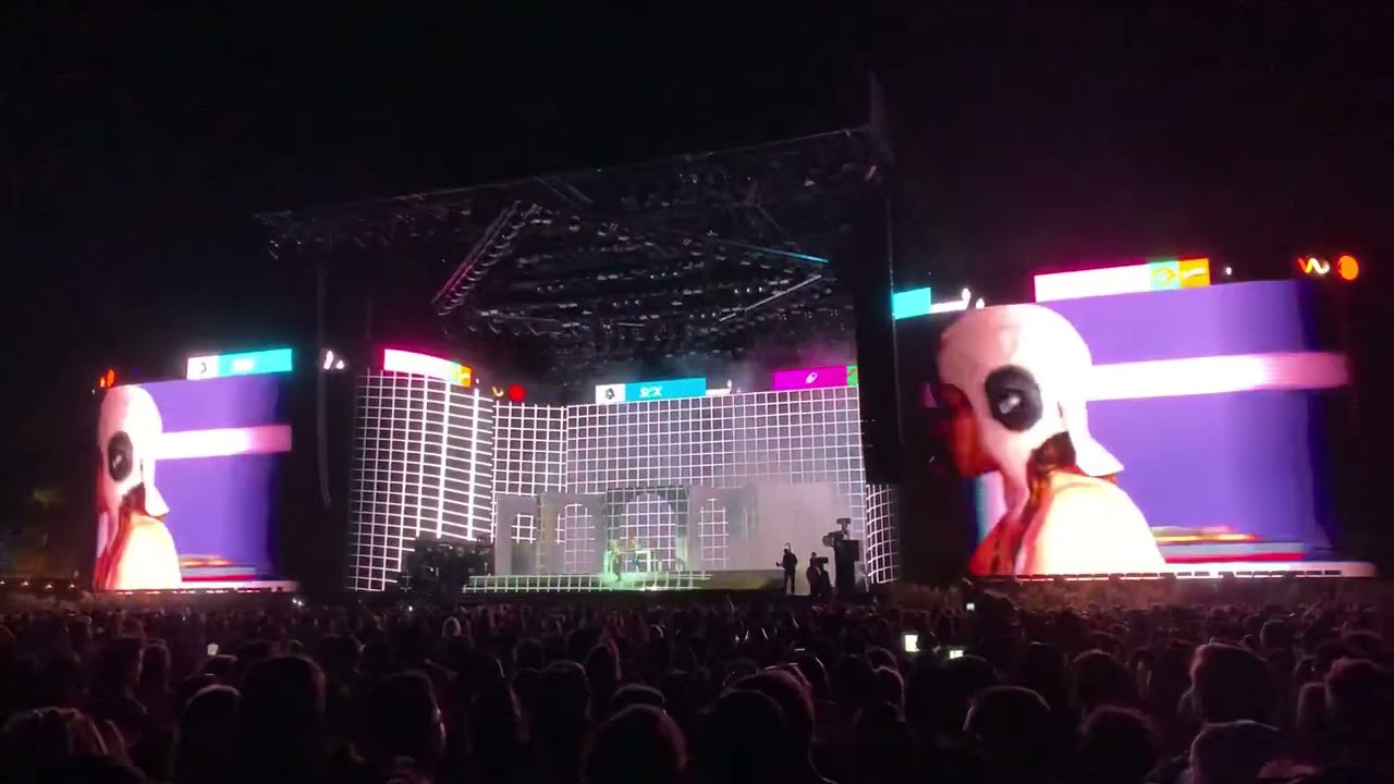 Flume - Highest Building ft. Oklou live Coachella 2022 weekend 2