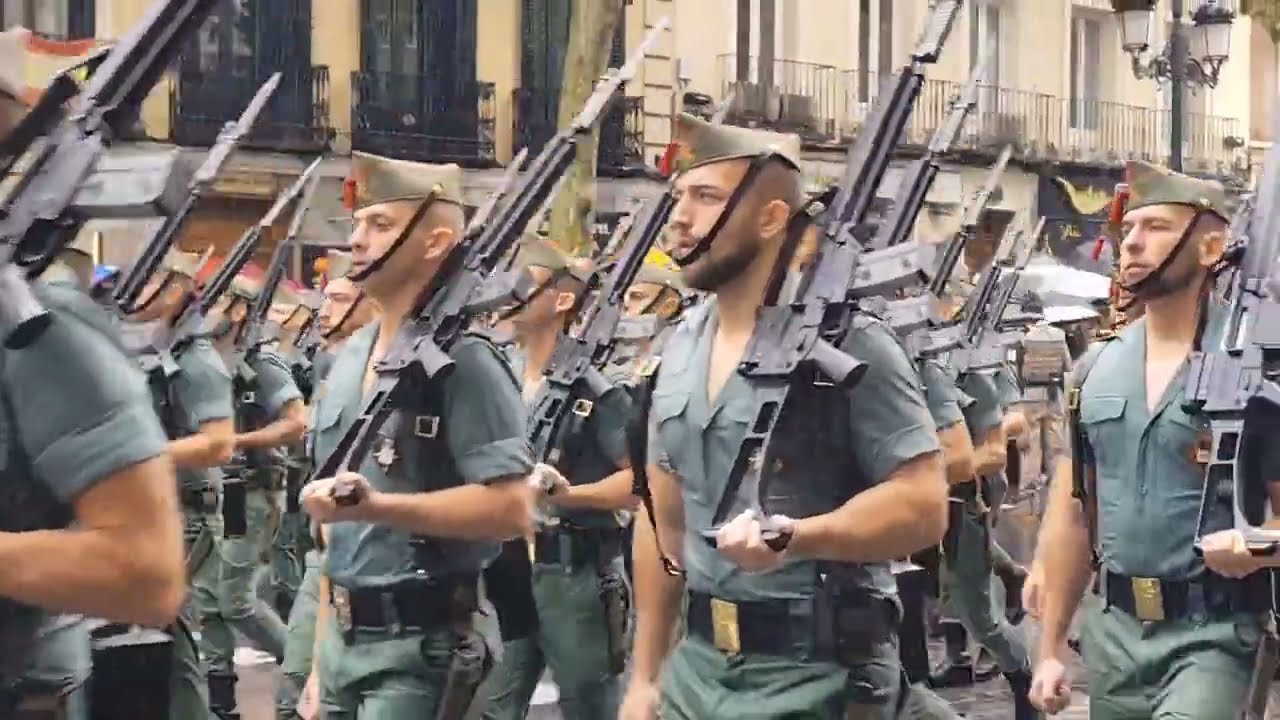 LEGIÓN ESPAÑOLA - DÍA DE LA HISPANIDAD. Bajo la lluvia 12-10-2024. @ayudaalasupervivencia7188