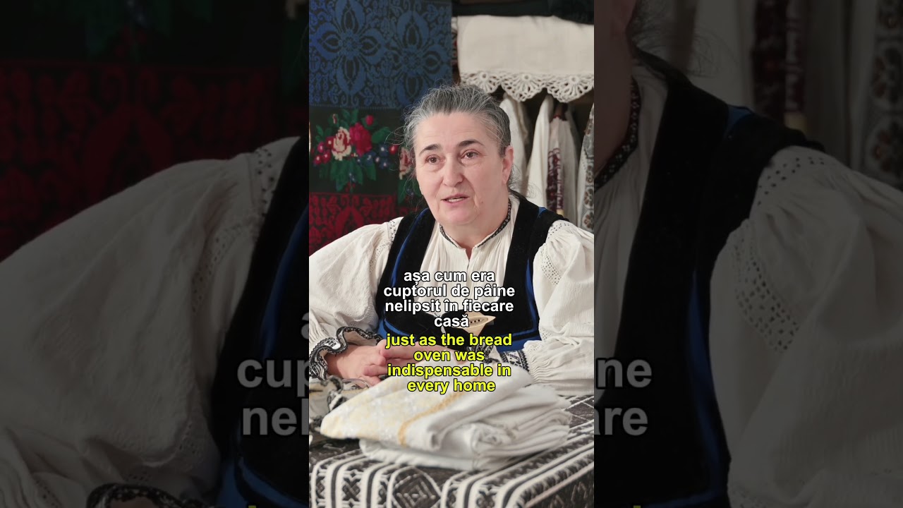 Portul m-a &icirc;nvățat să-mi port rădăcina | The costume taught me how to carry my roots