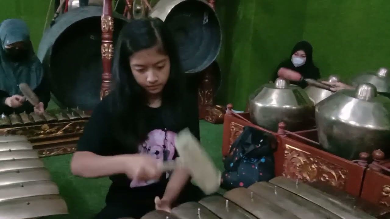 Cantik-cantik Pinter nabuh gamelan. Talu Solo 👍👍👍