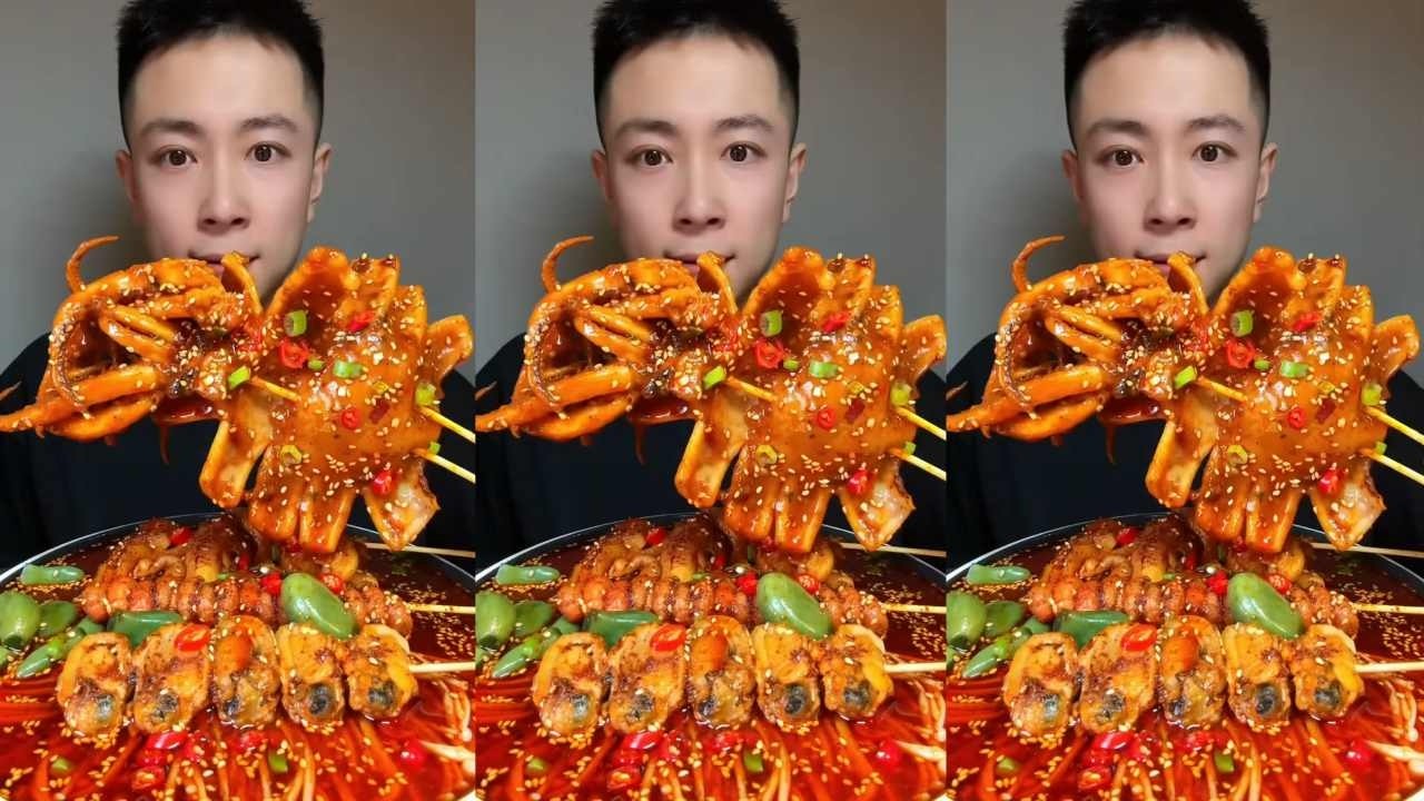Immersive experience of eating spicy squid, with a satisfying chewy texture