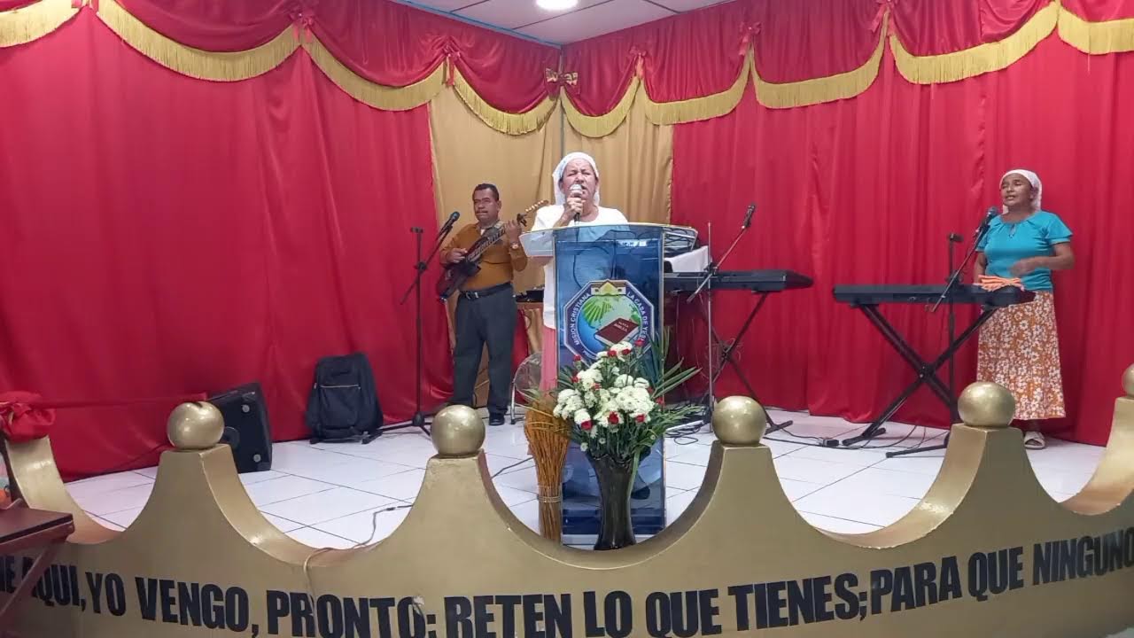 VIGILIA DE ACCION DE GRACIAS EN EL HOGAR DE LA FAMILIA SALINAS  MISIÓN CRISTIANA LA CASA DE YESHUA