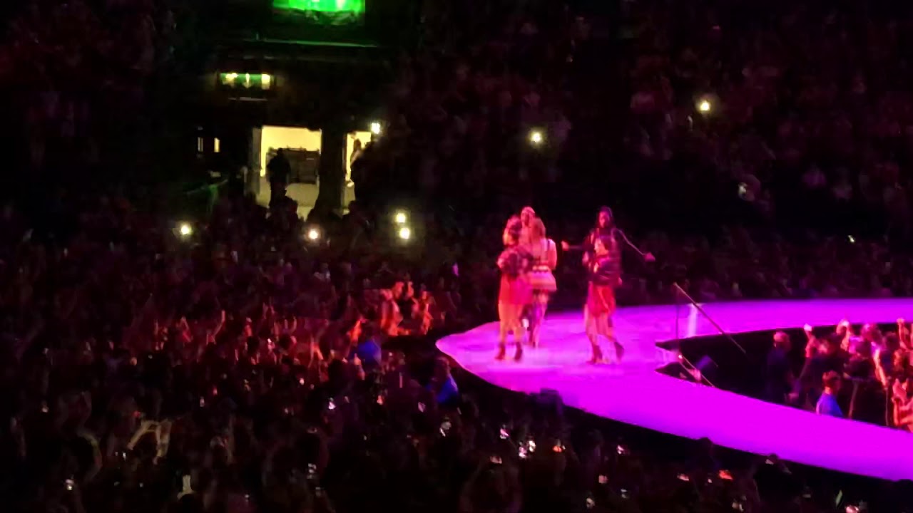 ARIANA GRANDE Sweetener Tour, Arena Birmingham 14 Sep 2019 - THANK U, NEXT