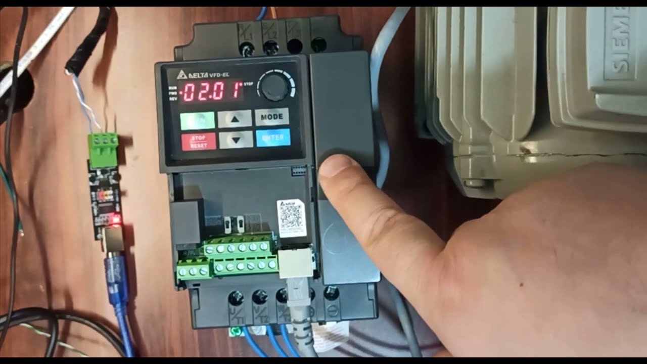 Delta HMI DOP-100 on-line simulation to control VFD-EL by RS-485