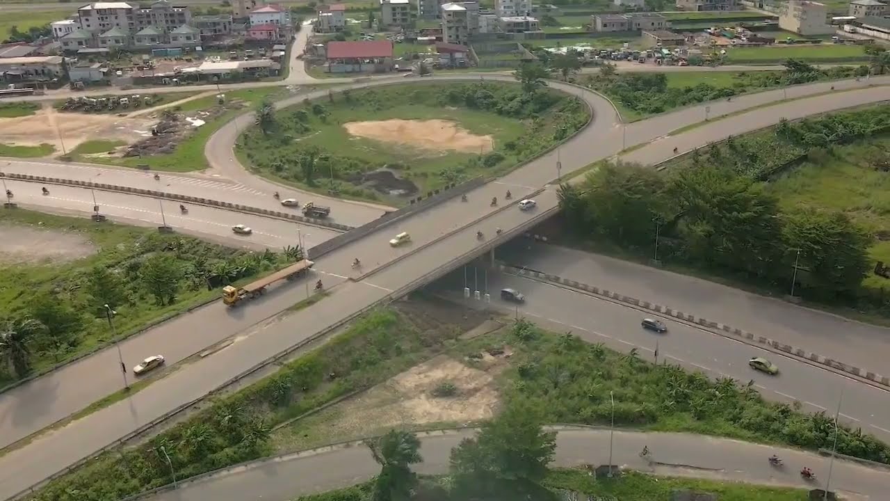 LE CAMEROUN D'AUJOURD'HUI: DOUALA, YAOUNDE, KRIBI,LIMBE, ETC...  AFRICA !