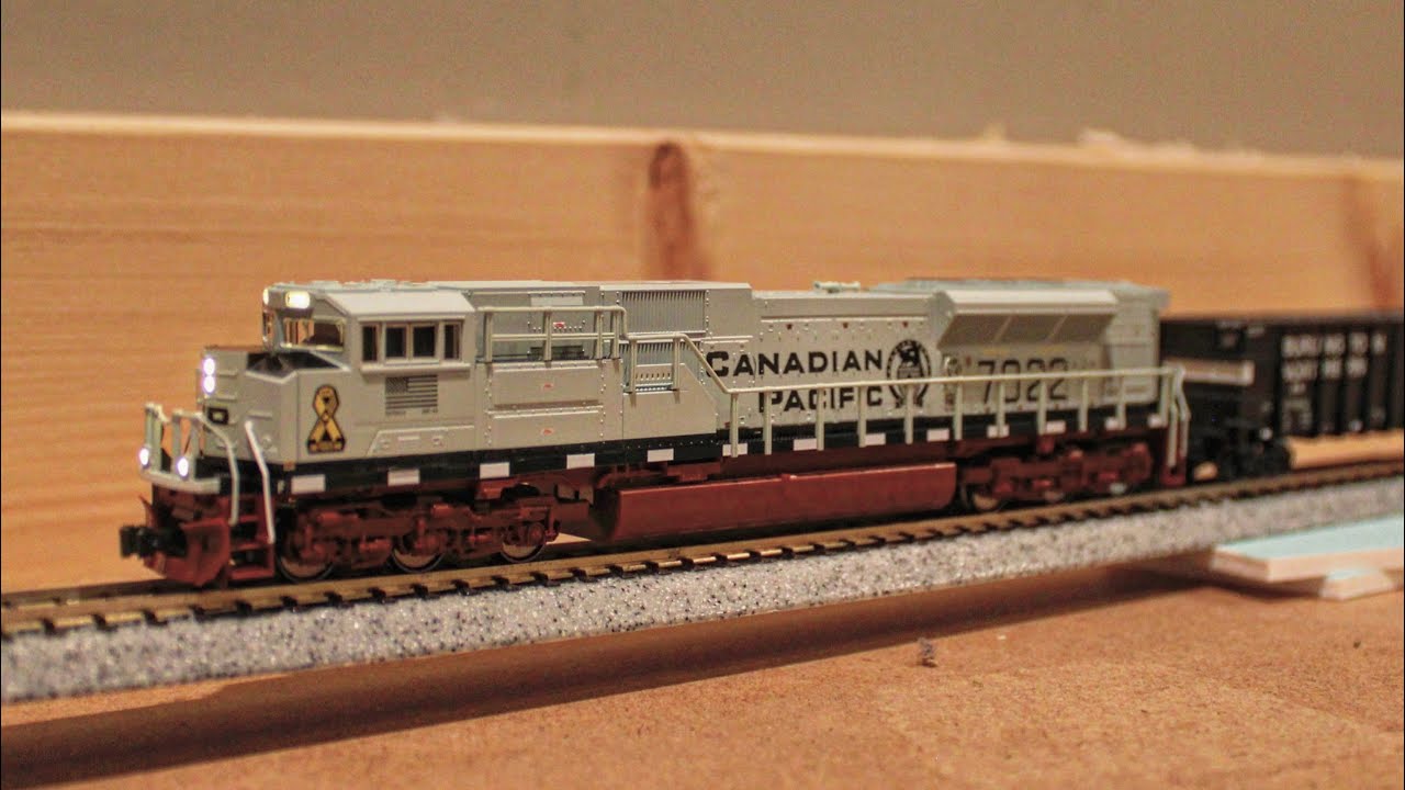 New N Scale Kato CP 7022 SD70ACU military locomotive with DCC-ESU Loksound. (Read Description)