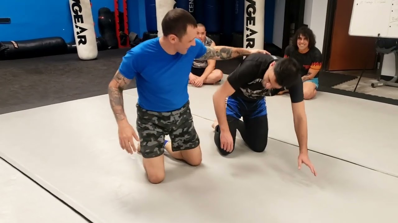 BJJ - Reverse Omoplata (Partner Rolls to Defend)