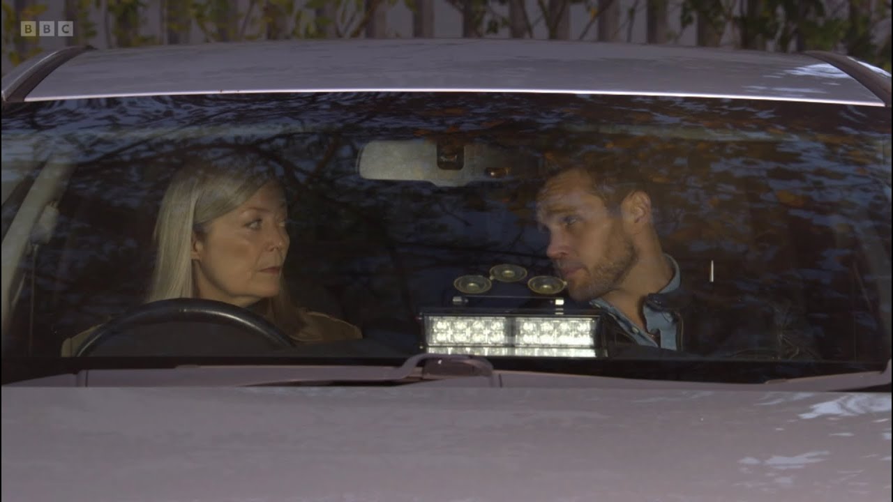Eastenders Keanu Taylor is followed by Sam Mitchell to his meeting with Keeble (28th December 2022)