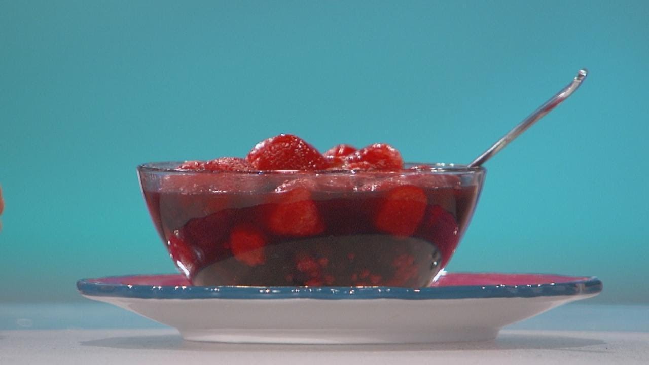 Drs. Rx: Are Frozen Berries Healthier Than Out of Season Fresh Fruit?