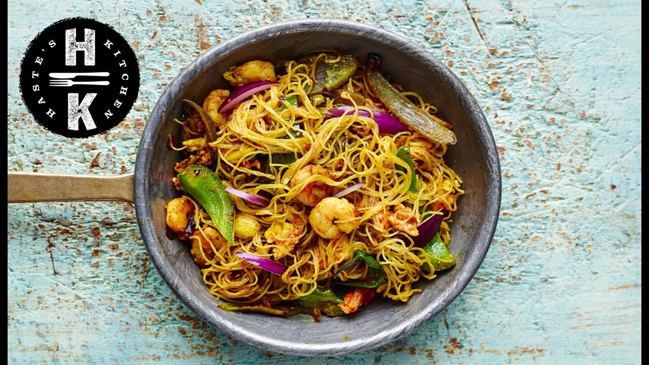 Singapore chow mein noodles