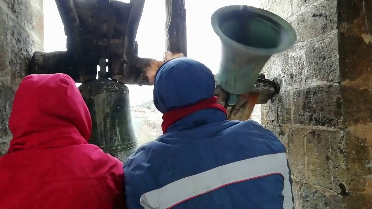 Campanas por la repoblación. Puentedura. Volteo de campanas y esquilos.