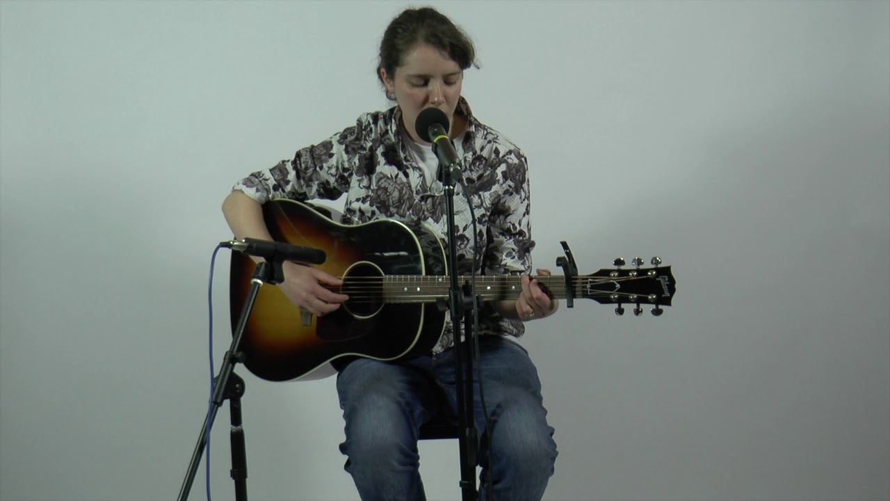 Live in The Studio with Roseanne Reid