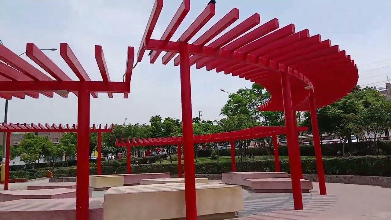 Nueva Cultura. Plaza Central  de  Manchay