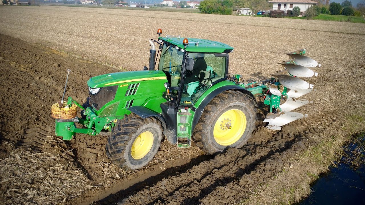 John Deere 6210 R - Aratura con trivomere Pietro Moro