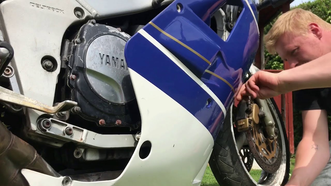 Barn find Yamaha FZR 1000 genesis. First start attempt in 16 years