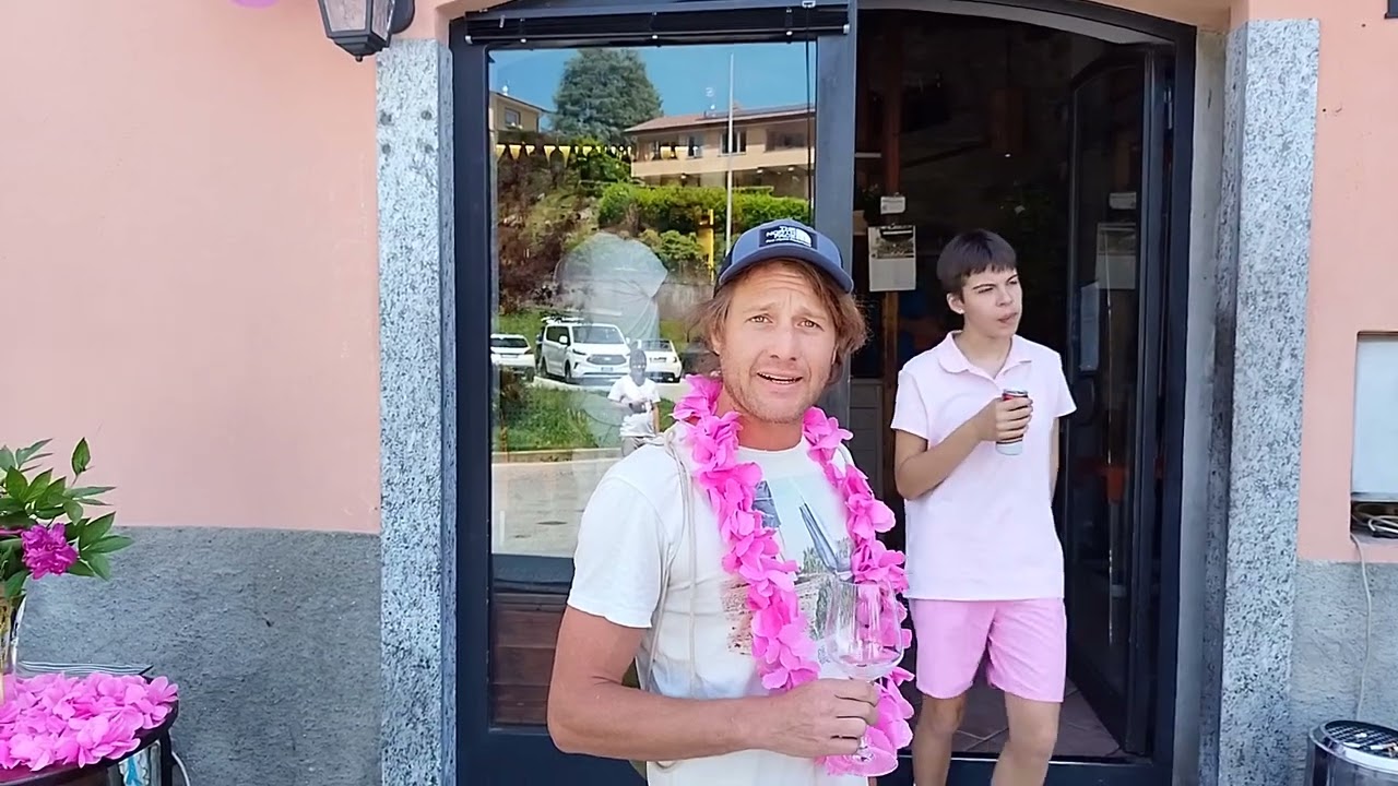 Parla, un responsabile del Bar di Villa Vergano.