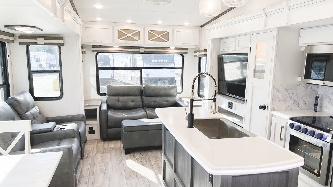 2022 Dutchmen Astoria Platinum 3173RLP Rear Living Features | RV Dealer near me in Michigan, IN, OH