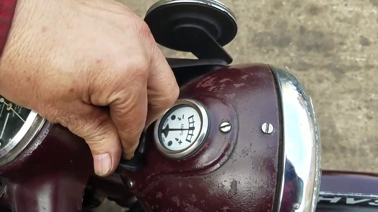 1954 Ariel NH 350cc at Andy Tiernans #07396ARL