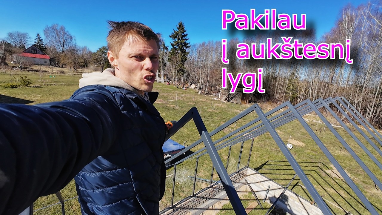 Balandžio 1/ &Scaron;ilnamio tvirtinimas/ I&scaron;mani rozetė ir telefono laikiklis/