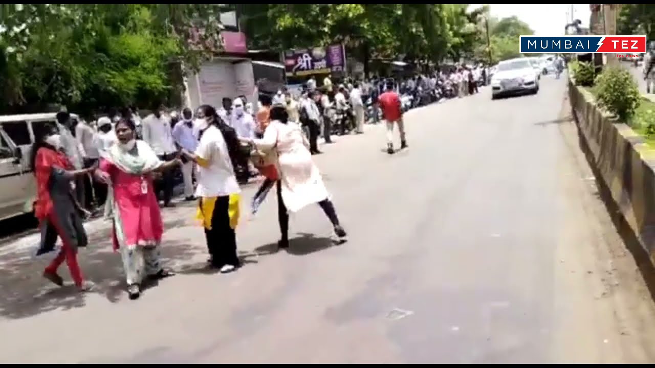 #Maharashtra | Healthcare Workers Gherao Convoy of Deputy Chief Minister, Ajit Pawar in Beed