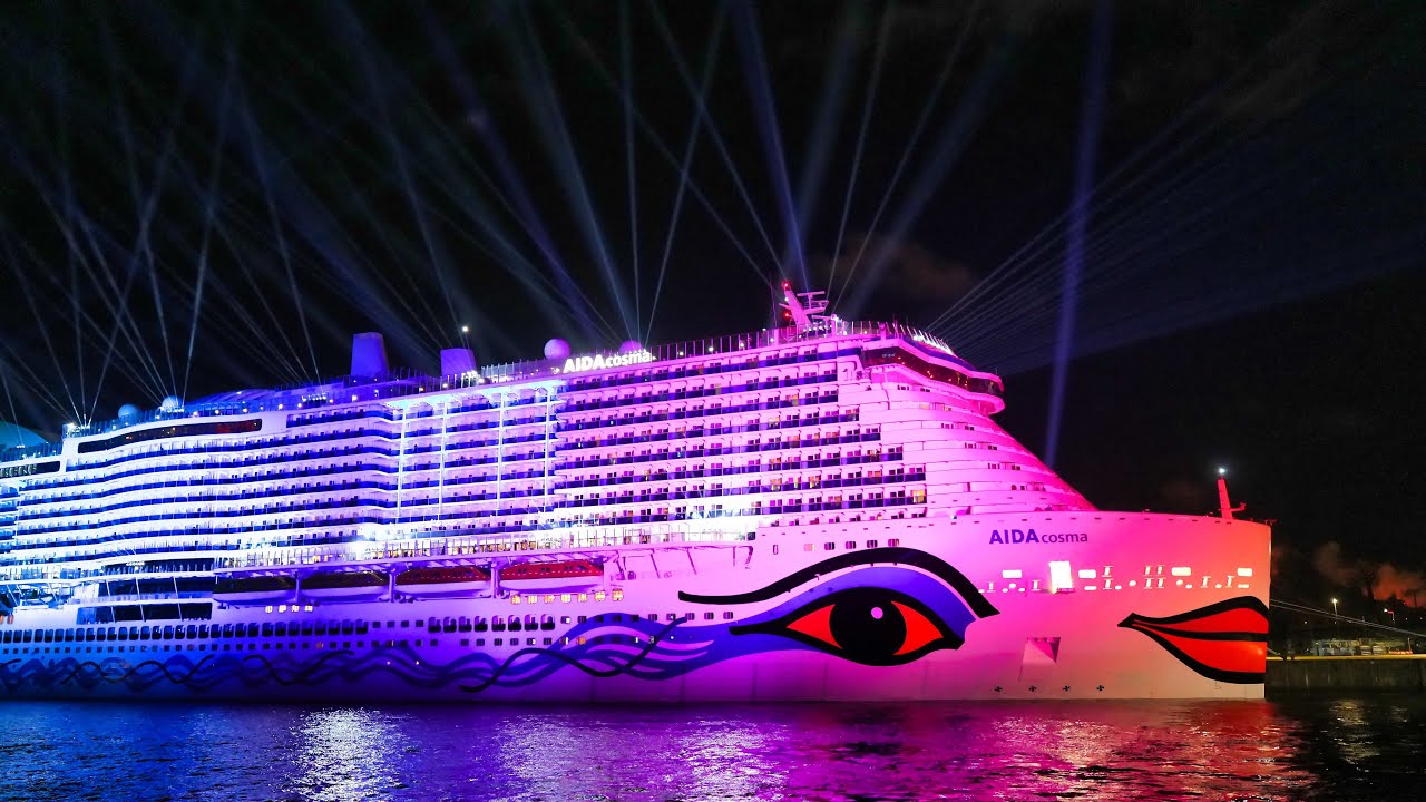 Licht- und Showdesign für die Taufe der AIDAcosma