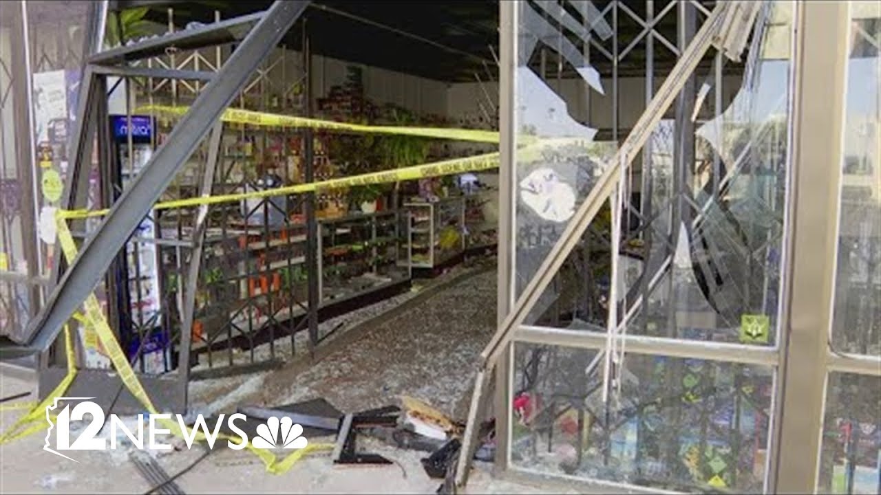 Smash and grab at Tempe smoke shop