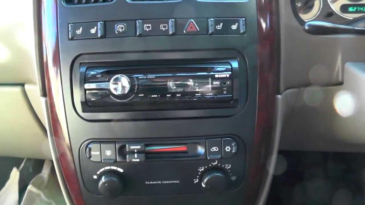 Chrysler Voyager 2.5 CRD 2001 ( Una vista de un chrysler voyager 2001 )
