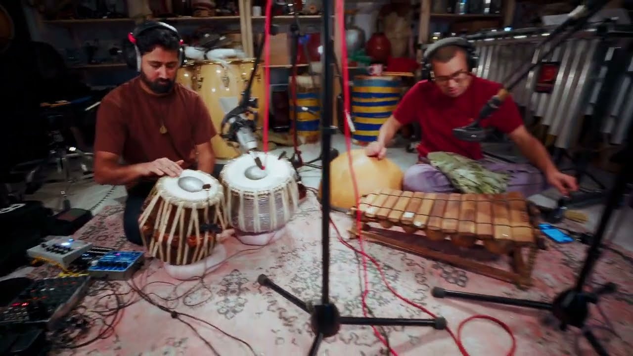 Percussion Improvisation - Magnus Mehta and Sarathy Korwar (Fractured)