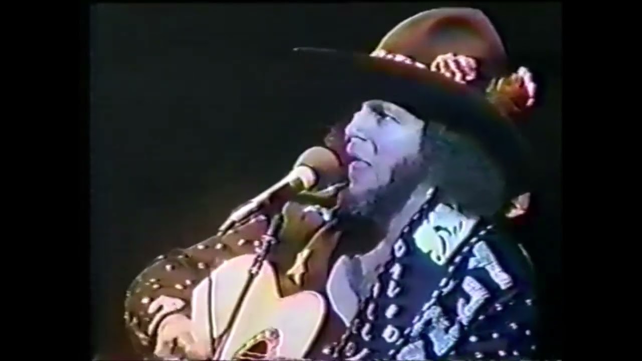 I Wasn't Born in Tennessee -   David Allan Coe (LIVE)