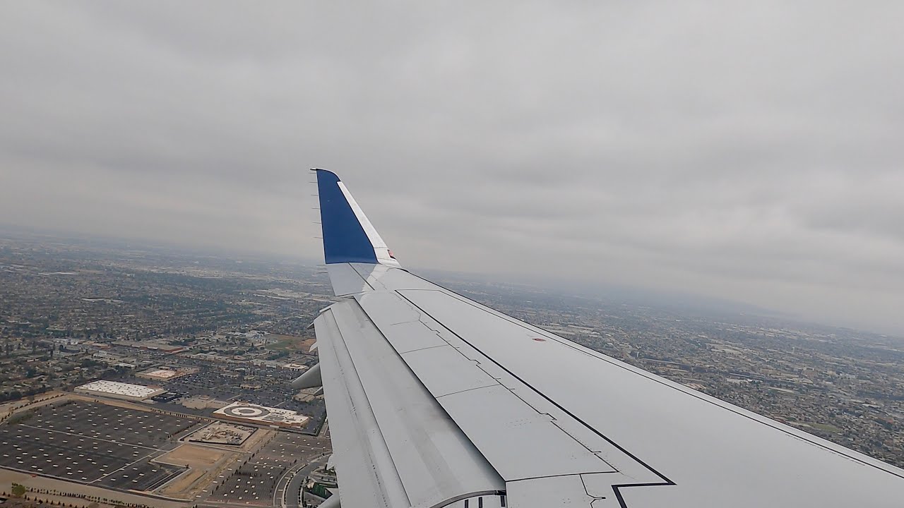 Cloudy Landing at Los Angeles International Airport [LAX]