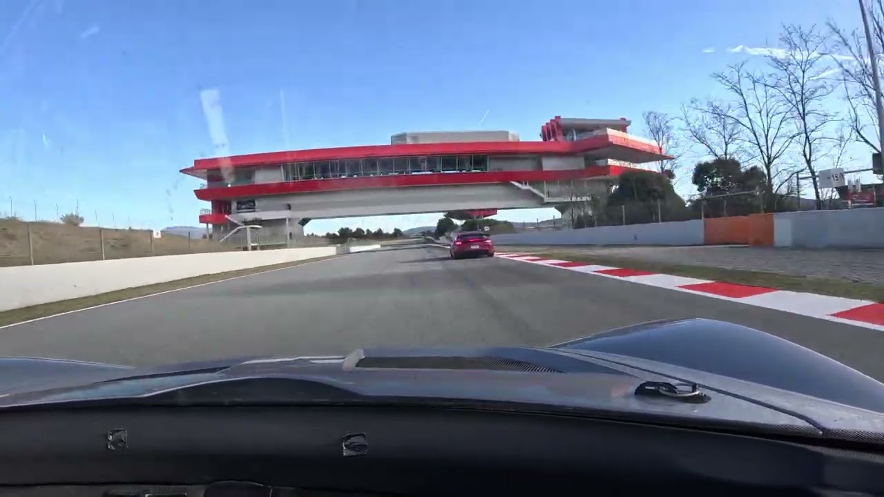 Speedster vs Porsche GT4