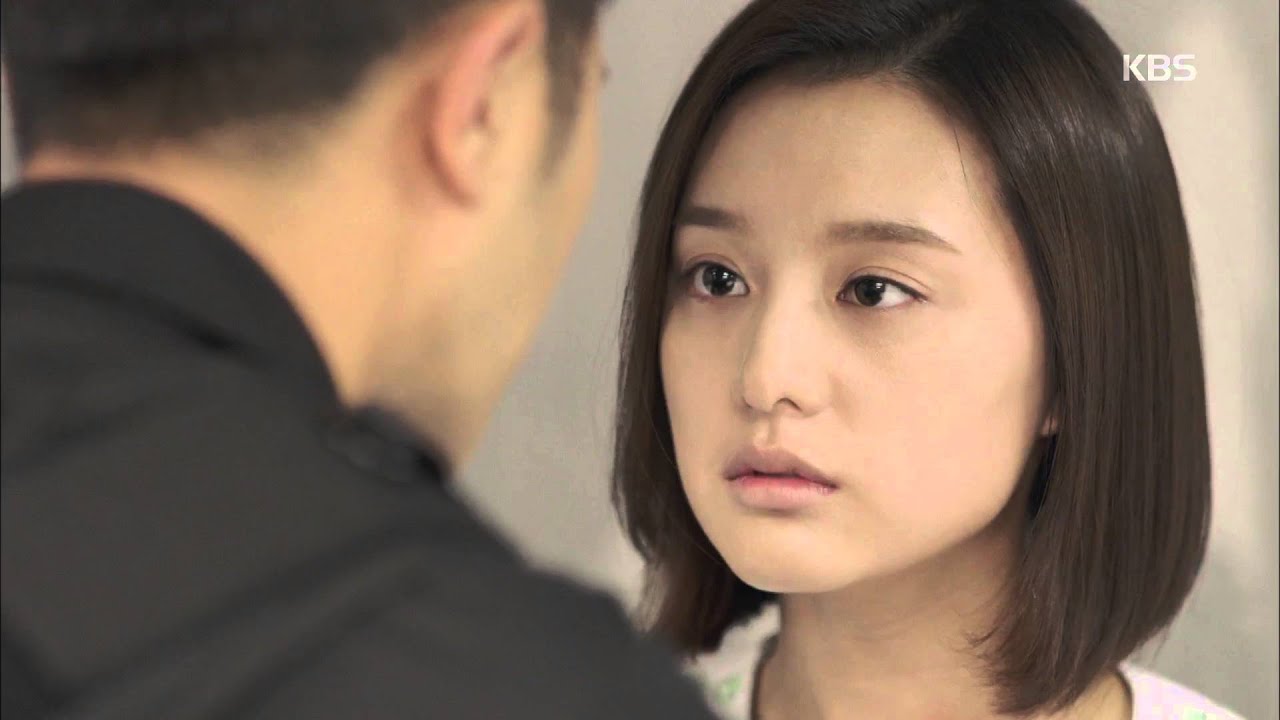 태양의 후예 - 진구, 송중기 도우러 가기 전 김지원과 애틋한 ‘이마 키스’ ㅣ KBS방송