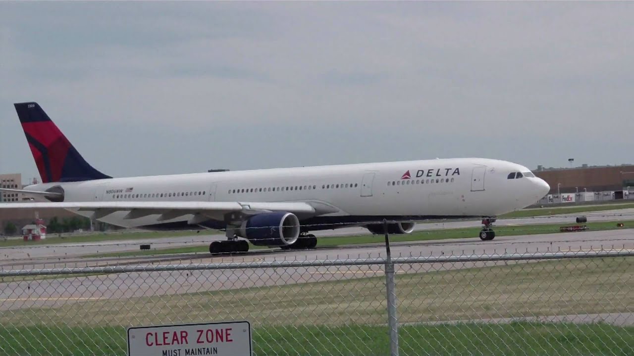 Delta Airlines A330-300 Taking Off