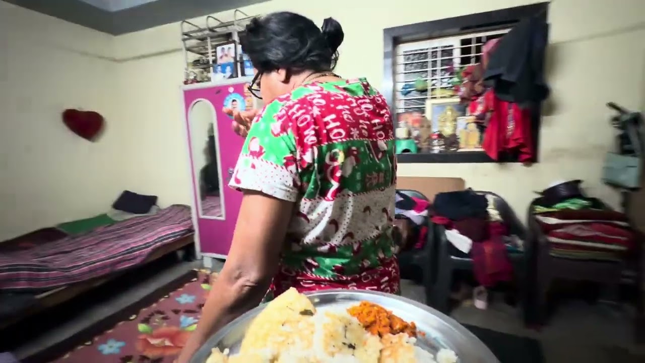అట్ల పుల్ల ఏది ఆ రూమ్ లో ఉంది తీసుకురా 