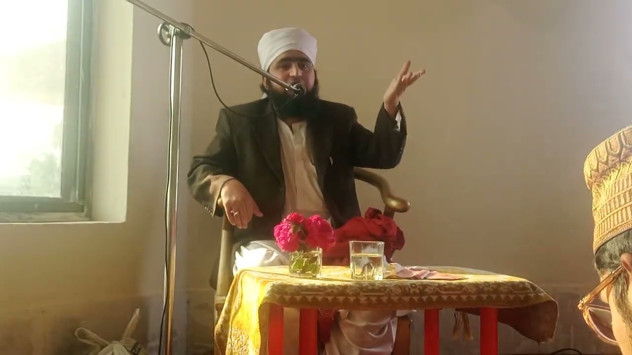 ہفتہ وار محفل میلادمصطفی باوہ چک شاہکوٹ میں حاضری 