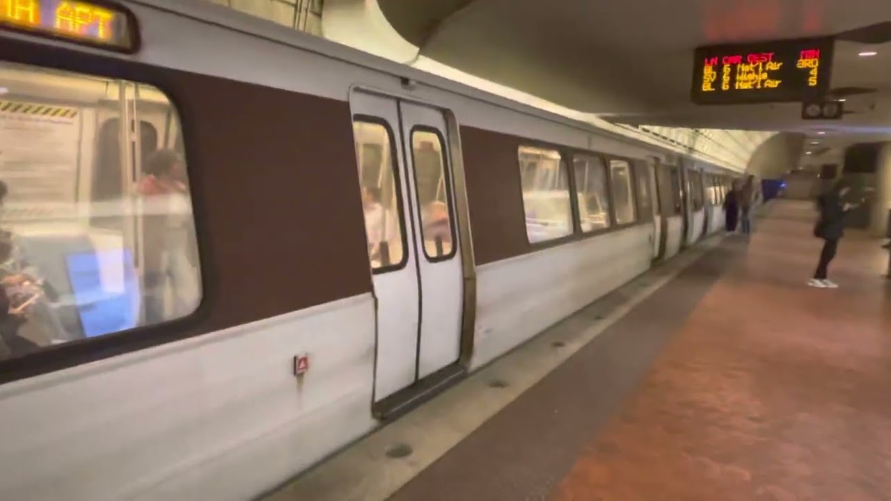Wmata Blue Line 3000 Series Rosslyn Metro Station, to Ronald Reagan Washington National Airport.
