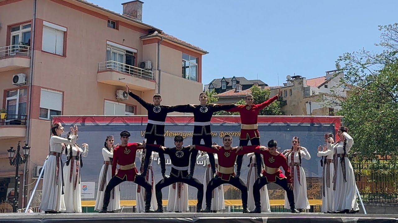 Pert performed by YAN dance group