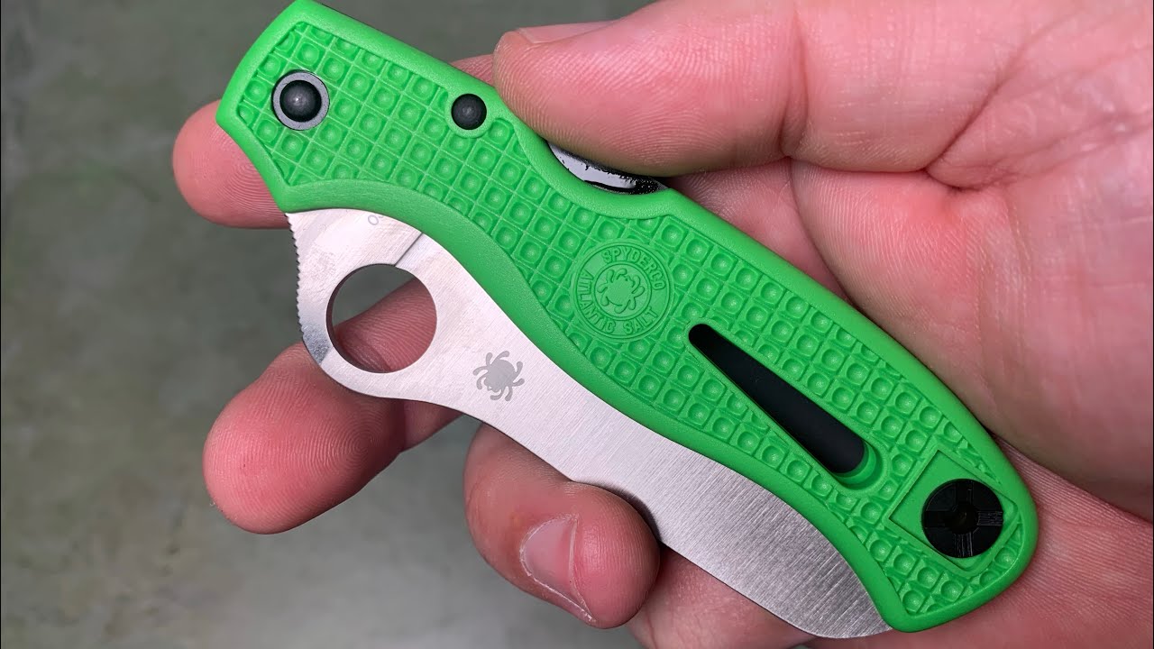 DISCONTINUED Spyderco Atlantic Salt Plain Edge knife in LC200N steel and green FRN