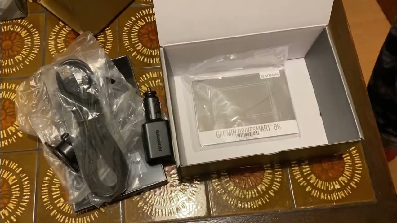 Unboxing Garmin DriveSmart 86