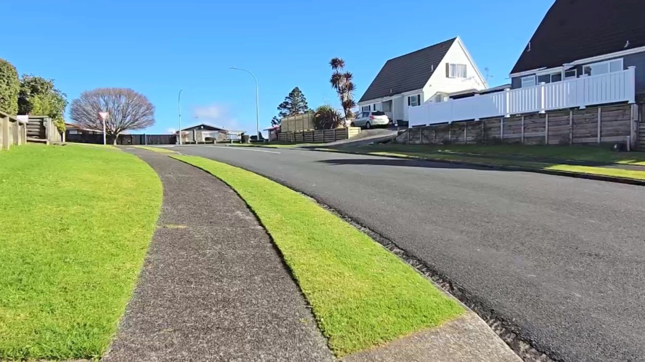 Tauranga New Zealand - Silent Neighborhood Street Walk