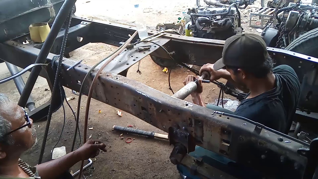 Cara Pengelingan Sasis Truck - Bengkel Mobil Suraji Ponggok Klaten