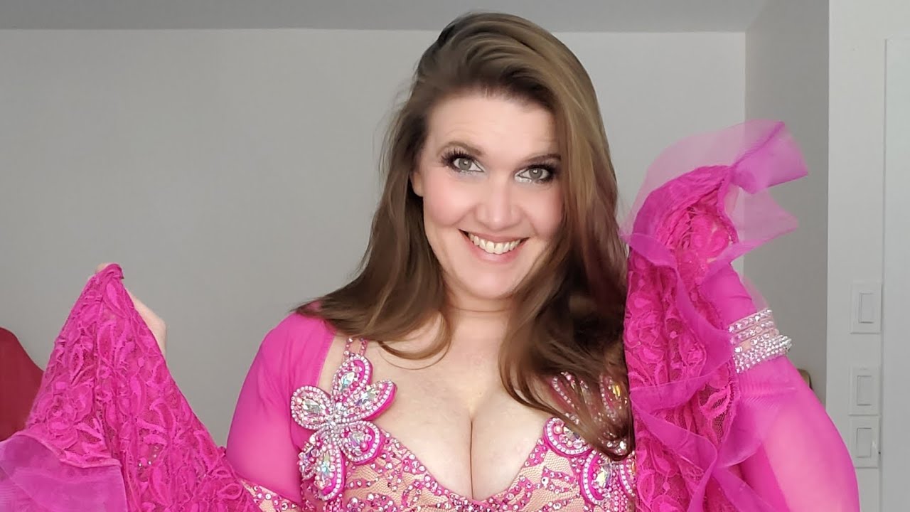 Cassandra Fox Dances to Shimmabulous by Issam Houshan 