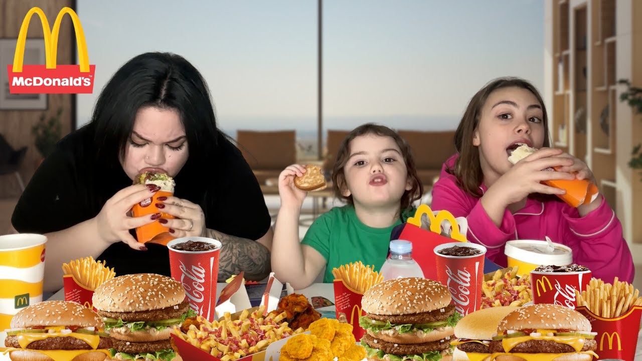 MUCKBANG, ASCOLTIAMO MA NON GIUDICHIAMO CON LARA E ZOE HA DETTO UNA PAROLACCIA ! / chiara paradisi
