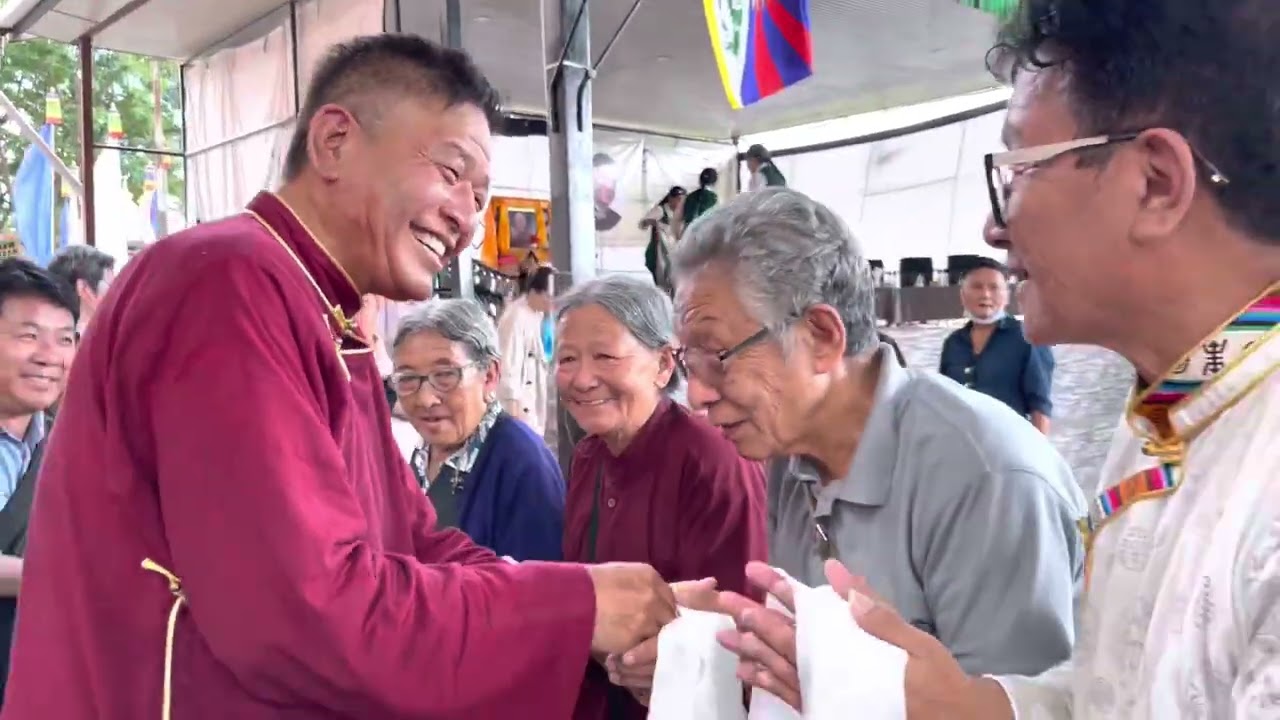 ། །“དཔལ་ལྡན་སྲིད་སྐྱོང་སྤེན་་པ་ཚེ་རིང་མཆོག་སྲིང་སྡེ་དགེ་གཞིམ་ཆགས་ སུ་ཞབས་སོར་འཁོད་པར་ 