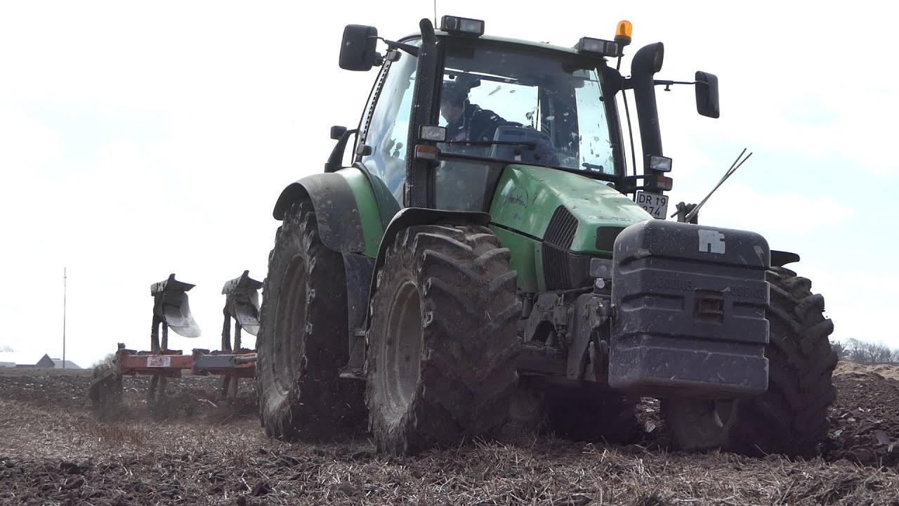 Deutz-Fahr Agrotron 150 in the field ploughing w/ 4-Furrow plough | Danish Agriculture