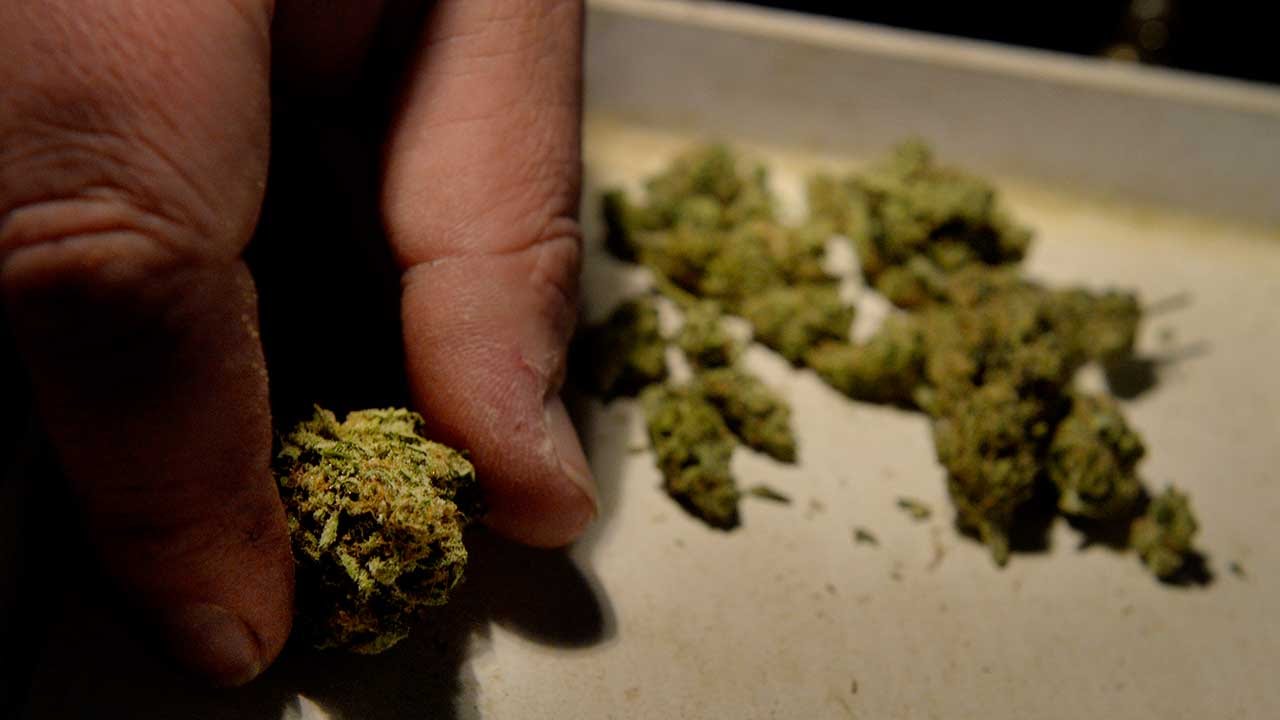 What’s the pot critic’s method?