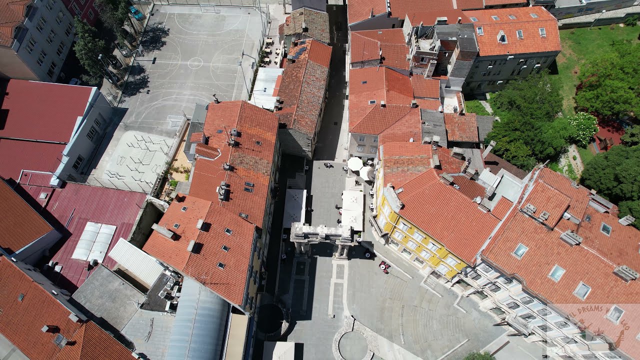 CROATIA / PULA / AERIAL VIEW 8 / ARCH OF THE SERGII