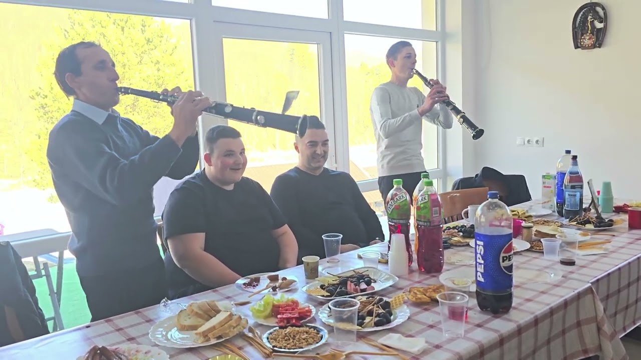 Strigǎturi la ziua lui Bacalbasa Valerut